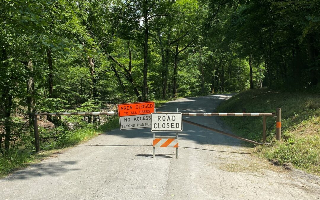 Weekday closure for pedestrians and motorists at Greenbrier for roadway repair 
