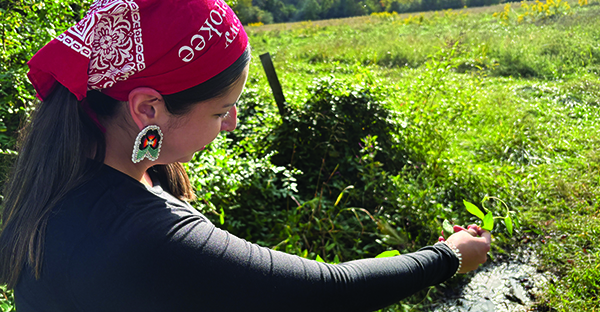 Two Cherokee women receive NC Folklife Apprenticeship Award