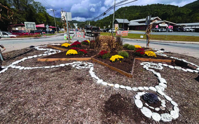 PHHS Flowerbed Project beautifies Cherokee